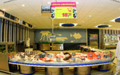 real,- Hypermarket la Oradea si Suceava