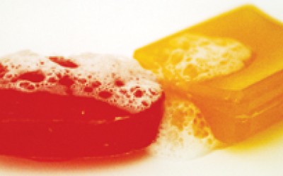 Patru din cinci consumatori folosesc sapunul solid