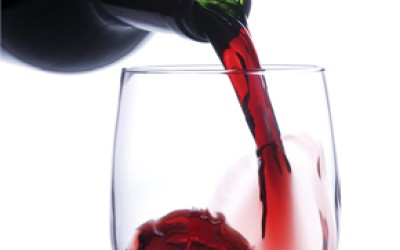 Doi din trei romani consuma vin