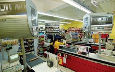 Cu peste 2 miliarde de euro, tigaretele raman principala categorie din FMCG