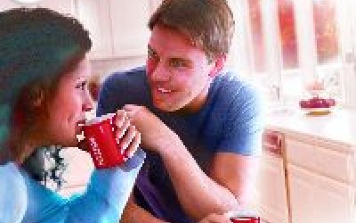 Nescafe: 67% dintre romani aleg sa consume cafea solubila in compania prietenilor