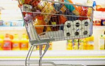 Alimentele, optiunea a 67% dintre romanii care fac cumparaturi in strainatate 