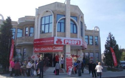Profi inaugurează primul său magazin din Brad