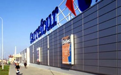 POLAND: Carrefour in bid to buy alcohol chain