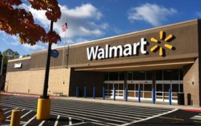 US: Difficult second quarter for Walmart prompts profit alert