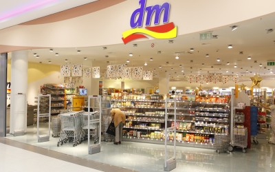  dm drogerie markt încheie anul 2015 cu 79 de magazine 