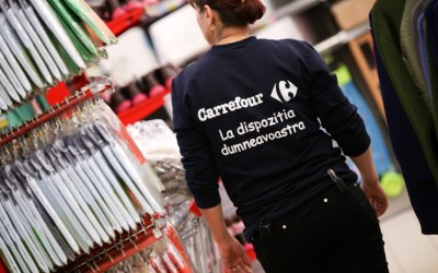 Carrefour România majorează salariile angajaților din magazine 