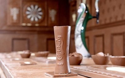 UK: Carlsberg opens pop-up bar made entirely from chocolate for Easter