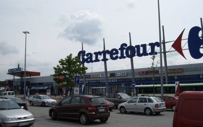 SLOVAKIA: Restructuring plan for Carrefour operator approved
