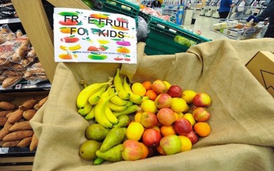 UK: Tesco offers free fruit to children in health initiative