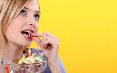 Cum îi forțează Marea Britanie pe producători să mai reducă din zahăr