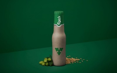 Carlsberg dezvăluie noua sa sticlă prototip din fibre de lemn