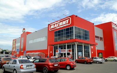 RUSSIA: Magnit to speed up store closures after weak Q3