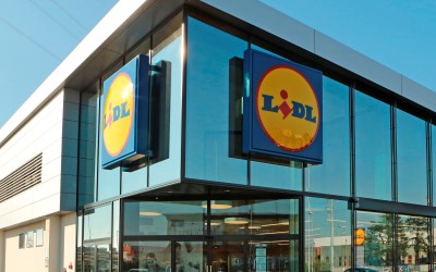 De Crăciun, Lidl își lasă prețurile pe mâna clienților [VIDEO]