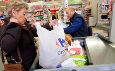 Carrefour to stop selling plastic bags by 2020
