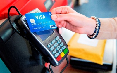 Jumătate dintre POS-urile din România sunt contactless