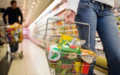 Vânzările de alimente, băuturi și tutun, creștere de 13% în luna mai