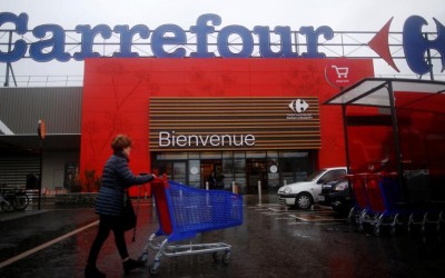 Carrefour France tests supermarket without brands