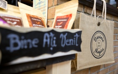 Băcănia rurală, adusă la timpul prezent de doi antreprenori din Hărman