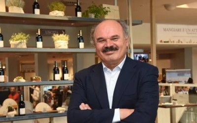 Sfatul fondatorului Eataly pentru managerii și antreprenorii români: e OK să copiați pentru a inova