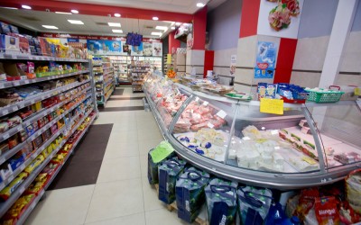 Cum reușește Coral Market să crească într-o piață împânzită de rețelele mari