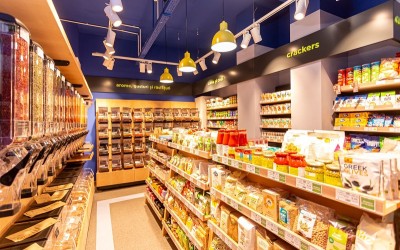 Cum arată Fresh Bazar, aprozarul inaugurat de Mega Image în București