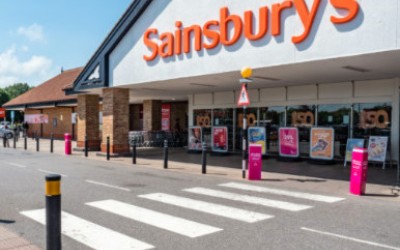 Sainsbury’s interzice accesul cuplurilor în magazine din cauza pandemiei de coronavirus