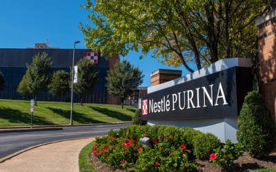 Nestlé investește 550 mil. dolari într-o nouă fabrică pentru brandul Purina