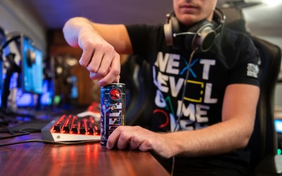 Hell Energy lansează în România primul său energizant dedicat gamerilor