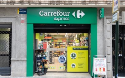 Carrefour închide 106 magazine din Italia