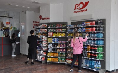 Auchan Retail România, parteneriat inedit cu Poșta Română pentru vânzare în oficiile poștale