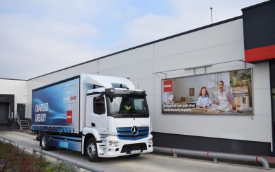 Penny aprovizionează magazinele cu primul camion electric Mercedes-Benz ajuns în România