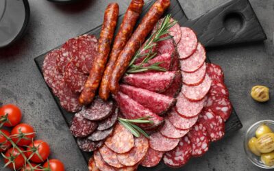 Topul producătorilor de mezeluri: Cris-Tim domină piața, urmat de Caroli și Fox. Detalii pe revistaprogresiv.ro